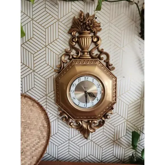 Vintage Syroco Ornate Wall Clock Hollywood Regency MCM 1960s USA 27" - Picture 3 of 9